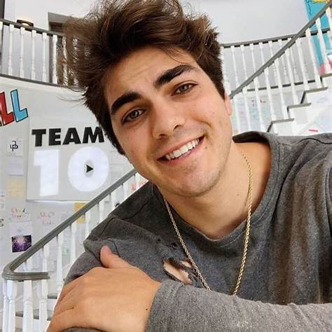 THOMAS PETROU